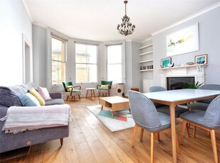 Flat for sale with 2 bedrooms, Kings Gardens Hove | Fine & Country