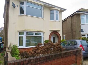 Flat to rent in Barnes Crescent, Bournemouth BH10