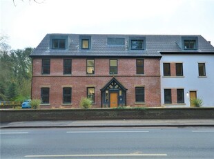 Flat to rent in Buxton Road West, Disley, Stockport SK12
