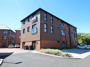 Flat to rent in Charlotte Way, Leybourne Chase, West Malling ME19