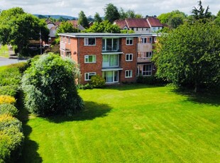 Flat to rent in Claremont Court, Windsor Close, Taunton, Somerset TA1