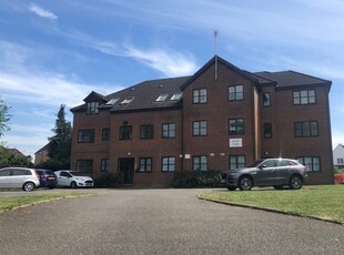 Flat to rent in Crown Rise, Watford WD25