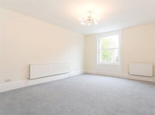 Flat to rent in Finchley Road, London NW8