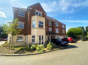 Flat to rent in Goodearl Place, Princes Risborough HP27