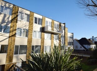 Flat to rent in High Park Road, Kew, Richmond TW9
