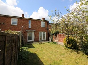Flat to rent in Hollyfield, Harlow, Essex CM19