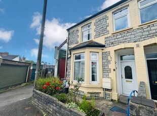 Flat to rent in Lower Guthrie Street, Barry CF63