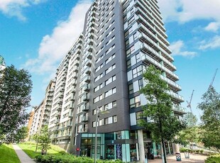 Flat to rent in New Century Park, Manchester M4