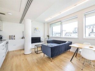 Flat to rent in Rathbone Place, Fitzrovia, London W1T
