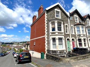 Flat to rent in Stackpool Road, Southville, Bristol BS3