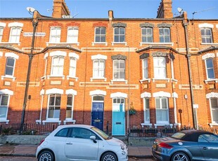 Flat to rent in Station Road, Henley-On-Thames, Oxfordshire RG9