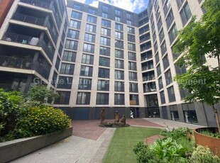Flat to rent in The Hub, 5 Piccadilly Place, Manchester M1