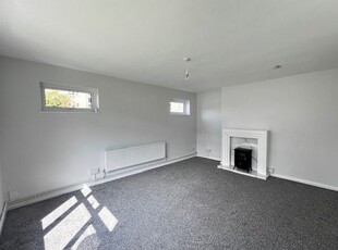 Flat to rent in Tower Road, Ware SG12