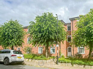 Flat to rent in Warrington Road, Warrington Court IP1