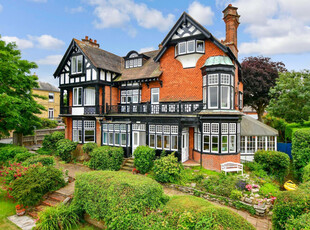 Maisonette for sale with 3 bedrooms, Seaview, Isle of Wight | Fine & Country