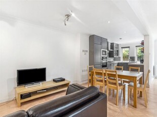 Mews house to rent in St Pauls Mews, Camden NW1