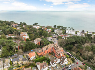 Penthouse for sale with 3 bedrooms, The Esplanade, Canford Cliffs | Fine & Country