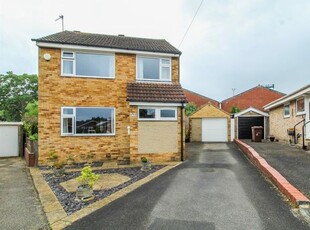 Property for sale in Longlands Close, Ossett WF5