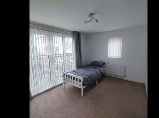 Room in a Shared House, Alicia Crescent, NP20