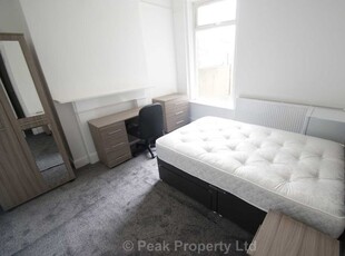 Room to rent in Old Southend Road, Southend On Sea SS1