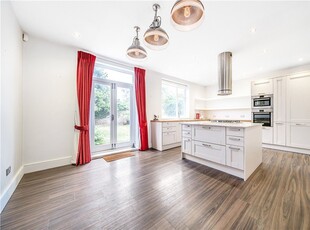 Semi-detached House for sale - Weigall Road, London, SE12