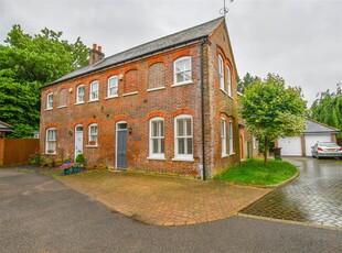 Semi-Detached House for sale with 2 bedrooms, Ashwood Mews, St. Albans | Fine & Country