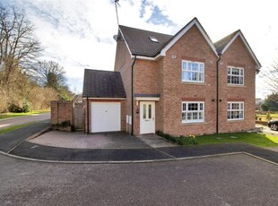 Semi-Detached House for sale with 4 bedrooms, Hopfield Close, Otford | Fine & Country
