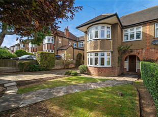 Semi-Detached House for sale with 4 bedrooms, Lyonsdown Road, New Barnet | Fine & Country