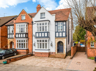 Semi-Detached House for sale with 5 bedrooms, Kenilworth, Warwickshire | Fine & Country