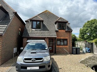 Detached house to rent in Havant Road, Hayling Island PO11