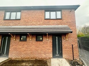 Semi-detached house to rent in Middleton Road, Newark NG24