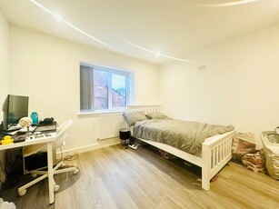 Studio flat for rent in Derby Road, Nottingham, NG7
