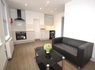 Studio flat for rent in Whitley Street, Reading, RG2