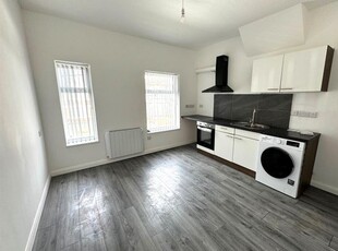 Studio to rent in Foleshill Road, Coventry CV6