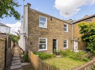 Terraced House for sale with 3 bedrooms, Castelnau Row, Barnes | Fine & Country