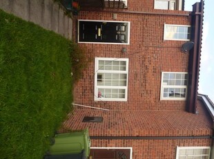 Terraced house to rent in Malpas Road, Northwich CW9