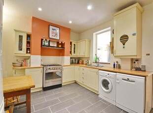 Terraced house to rent in Montgomery Street, Victoria Park BS3