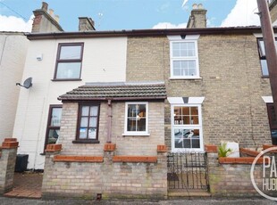 Terraced house to rent in Morton Road, Pakefield, Lowestoft NR33