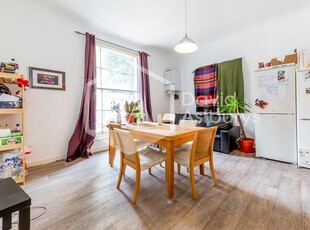 Terraced house to rent in Offord Road, Islington, London N1