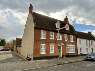 Townhouse for sale with 6 bedrooms, High Street, Stony Stratford | Fine & Country