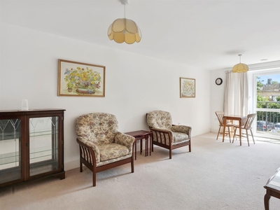 1 Bedroom Retirement Apartment – Purpose Built For Sale in South Croydon,