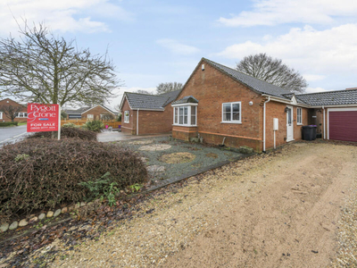 3 bedroom bungalow for sale in Chiltern Way, North Hykeham, Lincoln, Lincolnshire, LN6