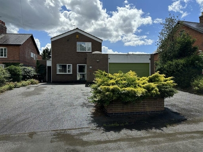 3 bedroom detached house for sale in Church Road, Wanlip, Leicester, LE7
