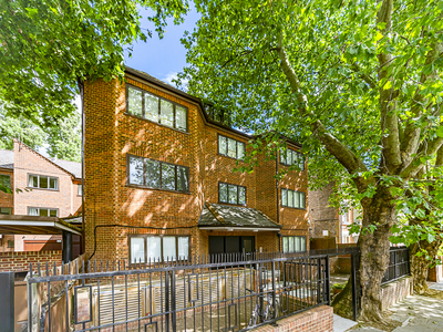 2 bedroom property for sale in St. Helens Gardens, London, W10