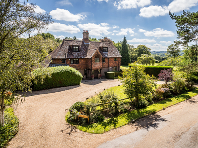 5 bedroom property for sale in Catts Hill, Rotherfield, TN6