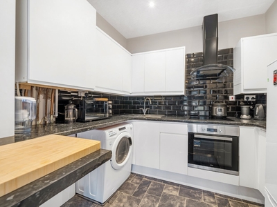 Barry Road, East Dulwich, London, SE22 2 bedroom flat/apartment