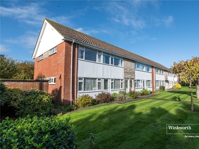 Bure Park, Friars Cliff, Christchurch, BH23 2 bedroom flat/apartment in Friars Cliff