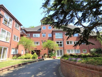 Canford Cliffs Road, Poole, BH13 2 bedroom flat/apartment
