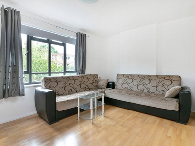 Cluse Court, St Peters Street, N1 3 bedroom flat/apartment in St Peters Street