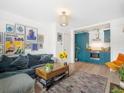 Crystal Palace Road, East Dulwich, London, SE22 2 bedroom flat/apartment